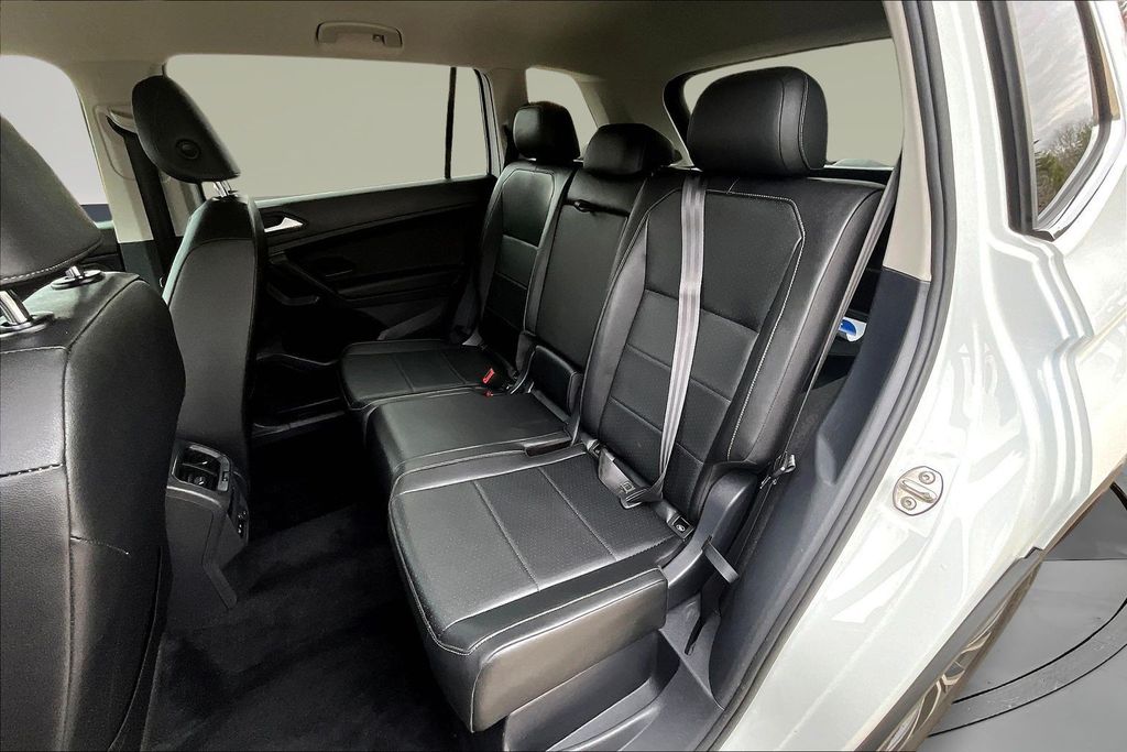 Used 2019 White Volkswagen 2.0T SE image 22