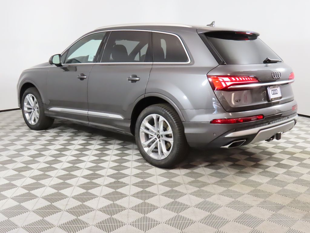 2025 Audi Q7  3