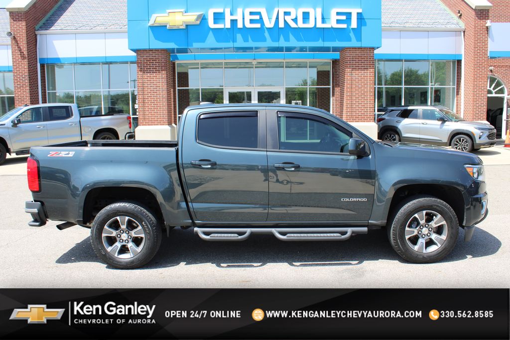 Gray (Graphite Metallic) 2017 Chevrolet Colorado Pickup Truck Four-Wheel Drive 8-Speed Automatic