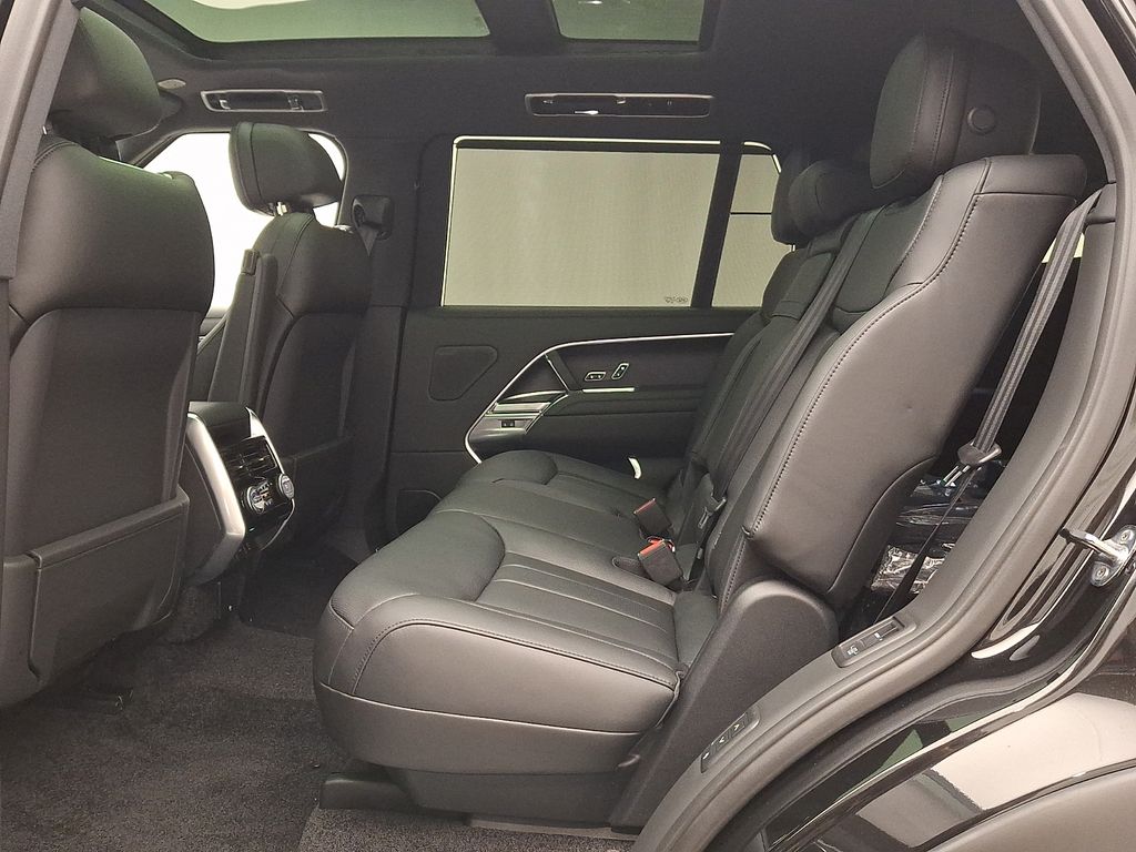 Thumbnail: 2026 Land Rover Range Rover - 6