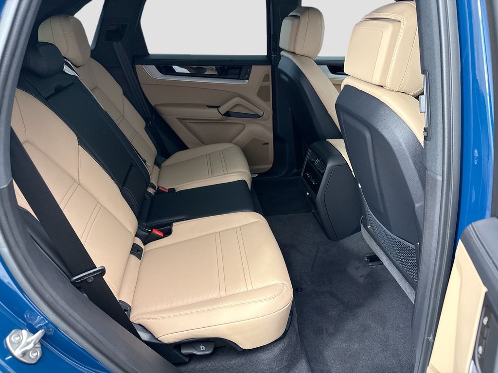 Thumbnail: 2026 Porsche Cayenne - 23