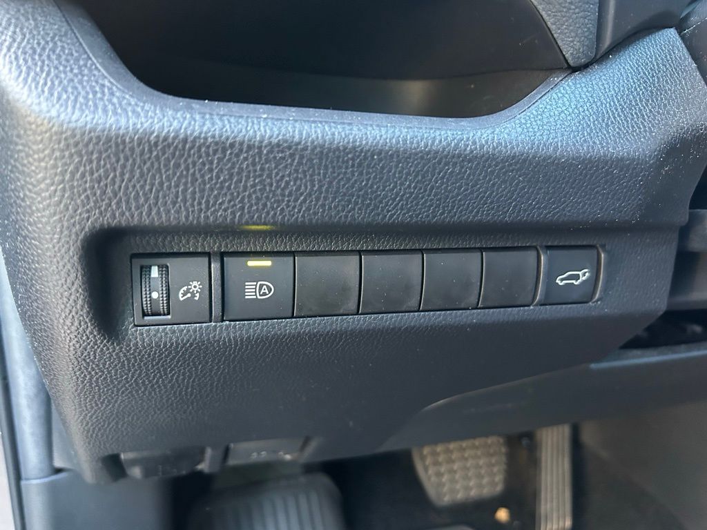 Thumbnail: 2024 Toyota RAV4 - 18