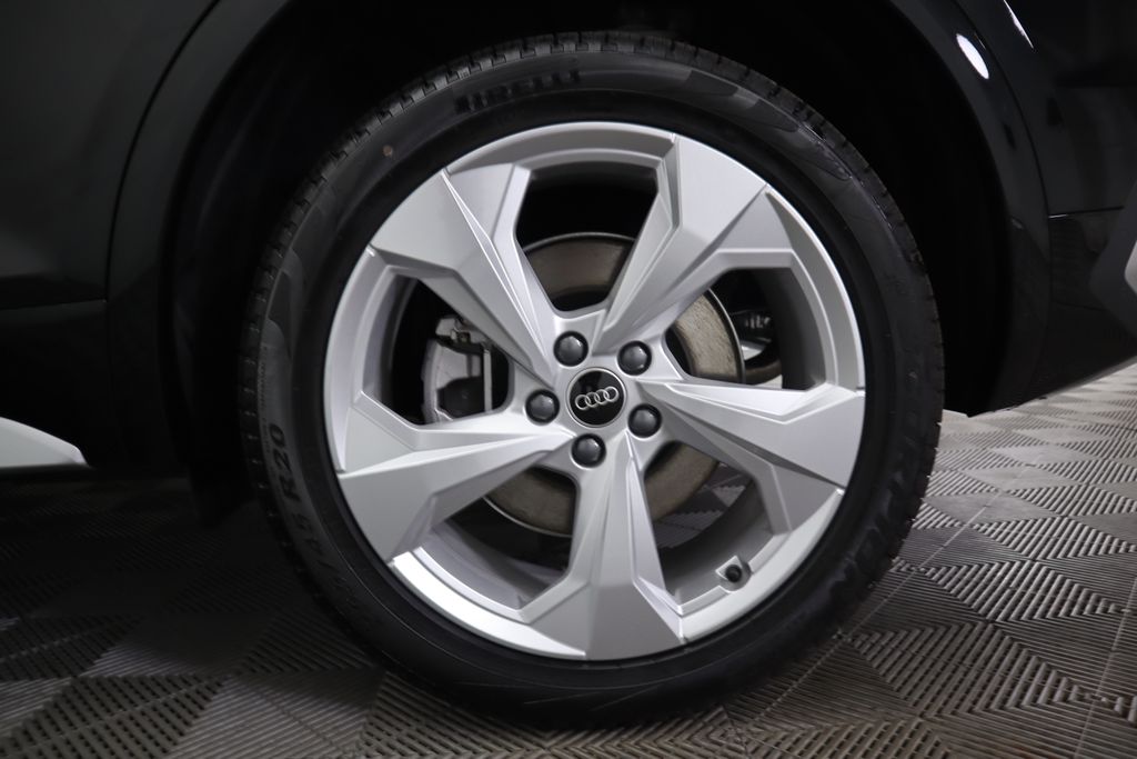 Thumbnail: 2025 Audi Q5 - 32