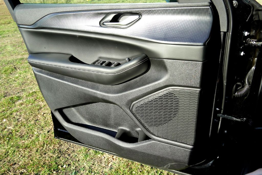 New Car 2025 Jeep Grand Cherokee  Laredo For Sale Under $35,000 In Taylor, Texas