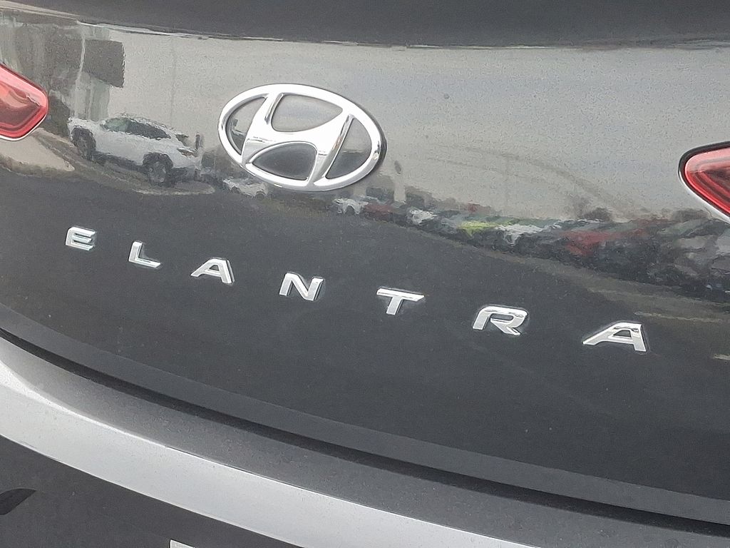 Thumbnail: 2020 Hyundai Elantra - 31
