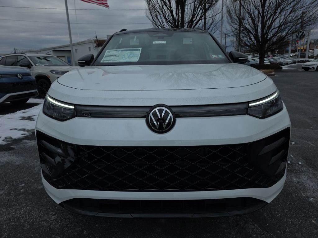 2026 Volkswagen Tiguan 2.0T SE R-Line Black - 1