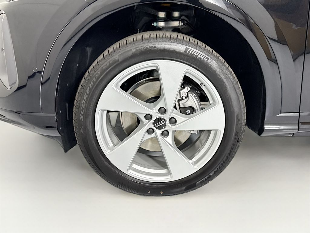 Thumbnail: 2026 Audi Q5 - 32