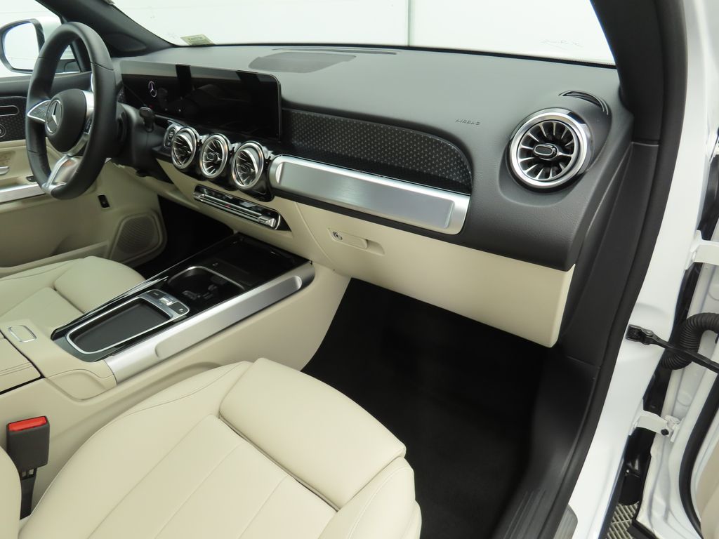 2025 Mercedes-Benz GLB 250 17