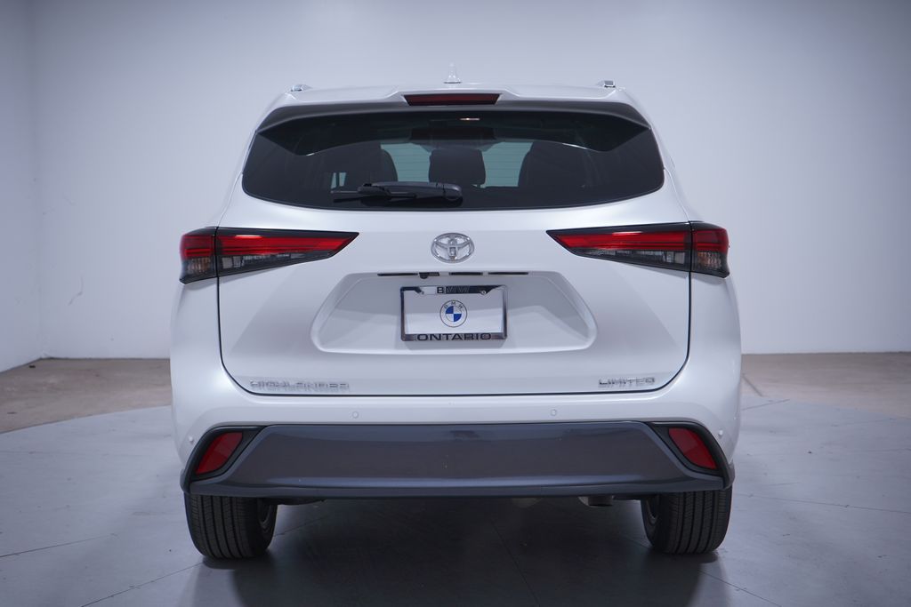 Thumbnail: 2023 Toyota Highlander - 5