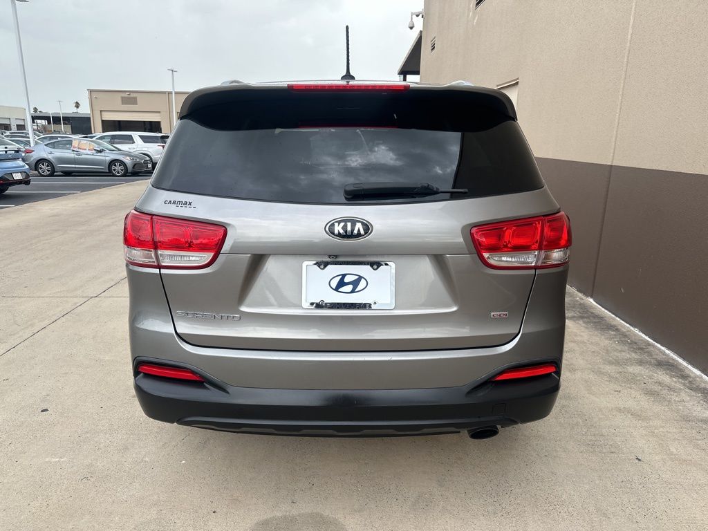 Thumbnail: 2017 Kia Sorento - 5