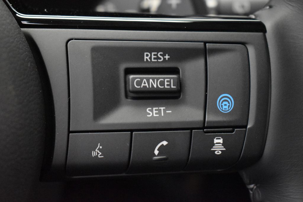 2025 Nissan Pathfinder Platinum 21