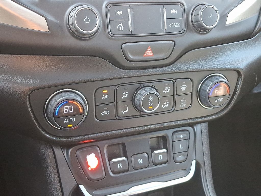 Thumbnail: 2019 GMC Terrain - 17