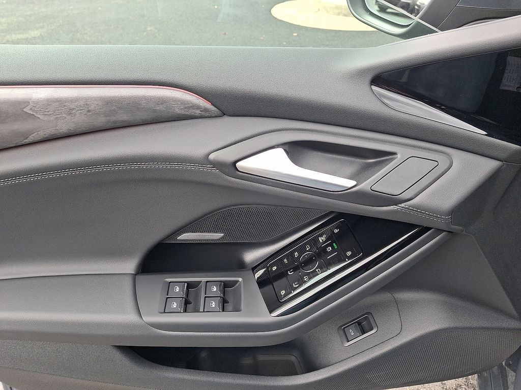 Thumbnail: 2025 Audi e-tron S - 12