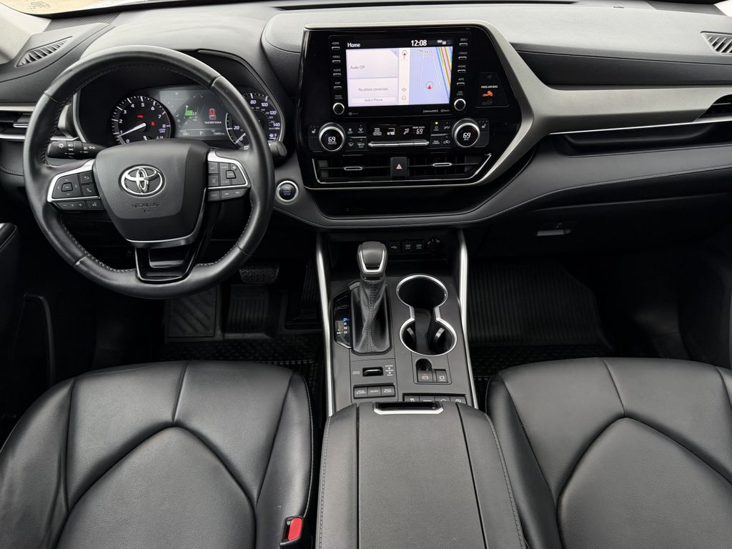 Used 2021 Toyota Highlander SUV