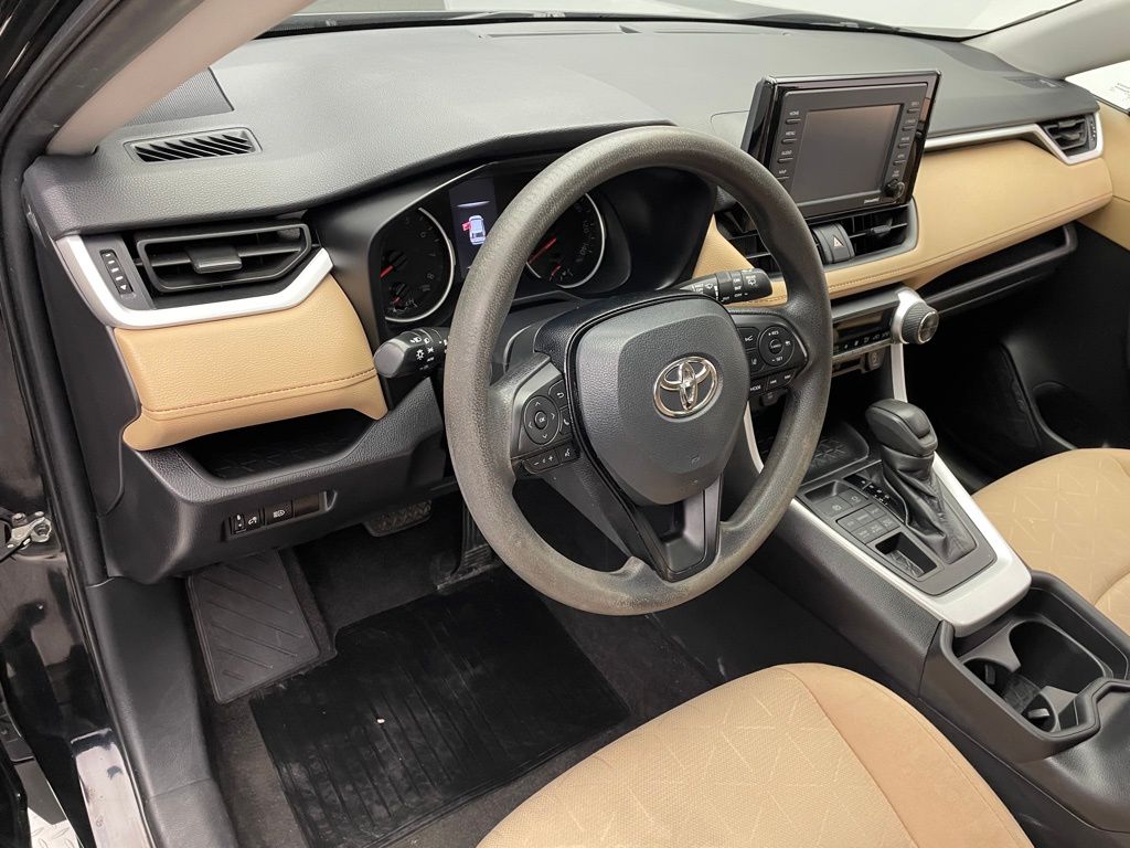 2021 Toyota RAV4 XLE 11