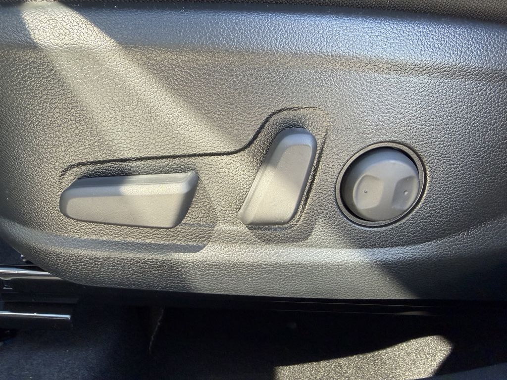 new 2026 Kia Seltos car, priced at $24,323