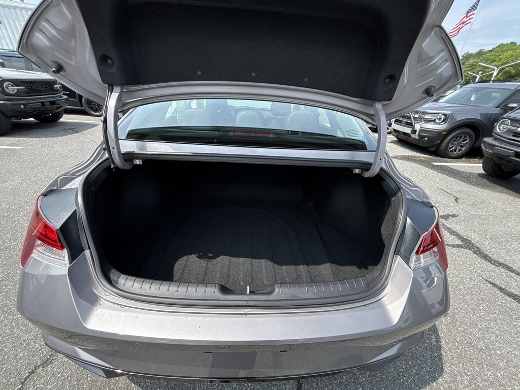 Used 2023 Metal Hyundai Limited image 21