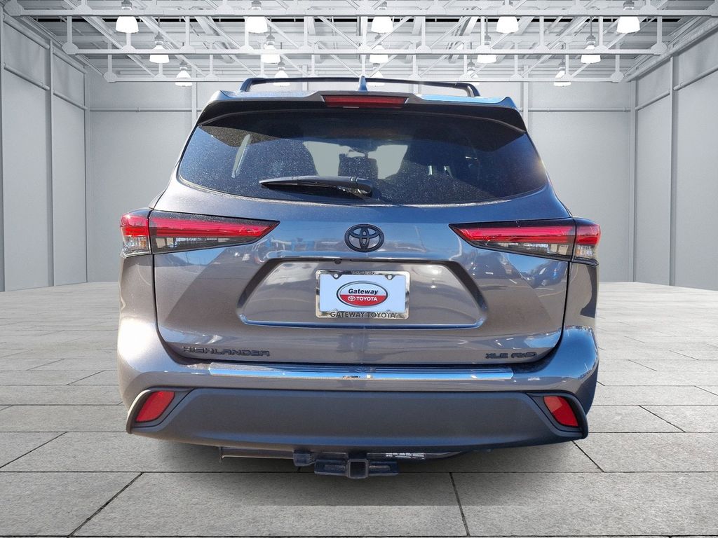 2022 Toyota Highlander XLE 5