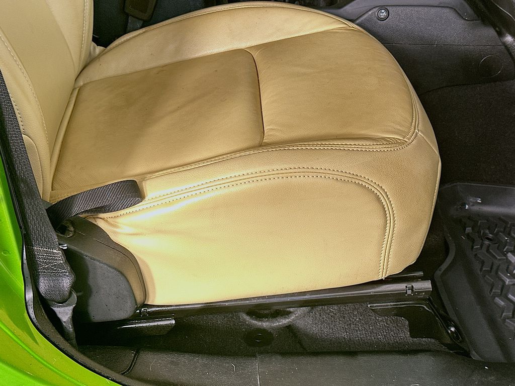 Used 2019 Green Jeep Unlimited Sport S image 23