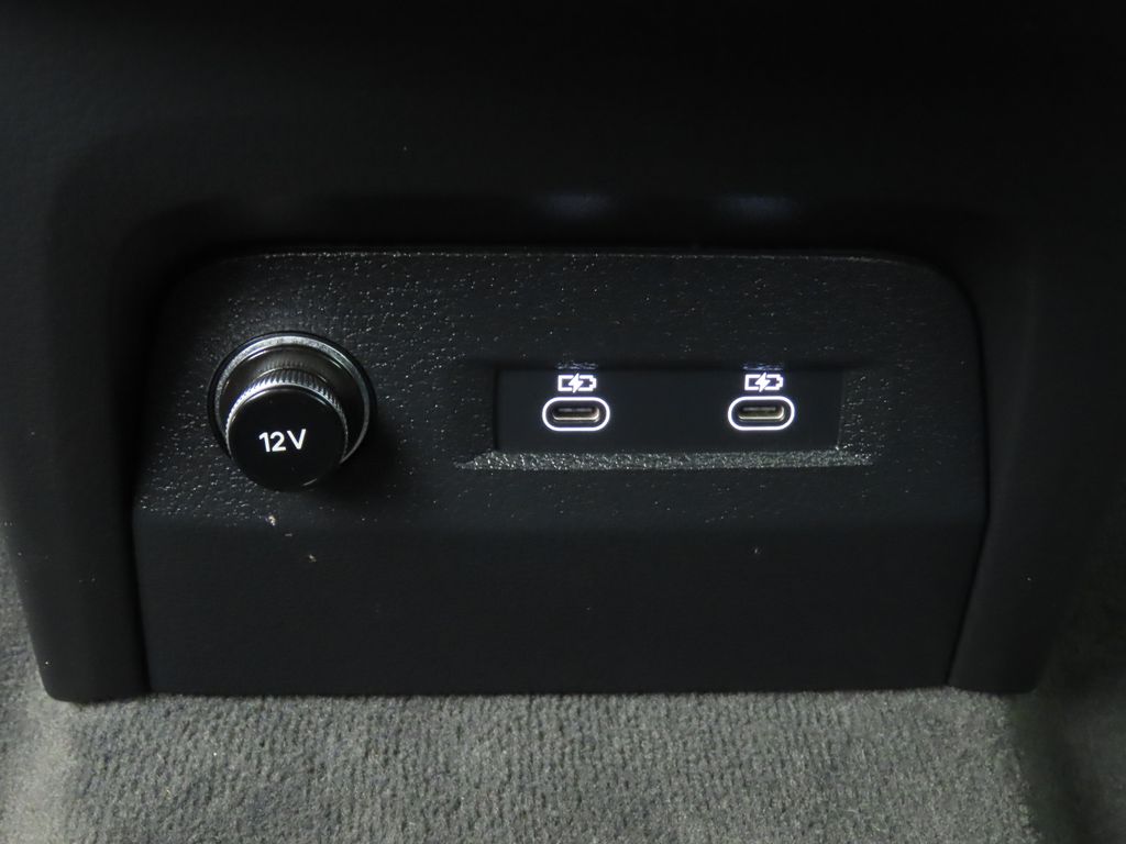 Thumbnail: 2022 Audi e-tron - 27