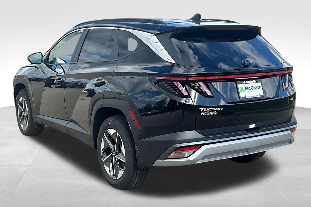 New 2026 Black Hyundai SEL Premium image 3