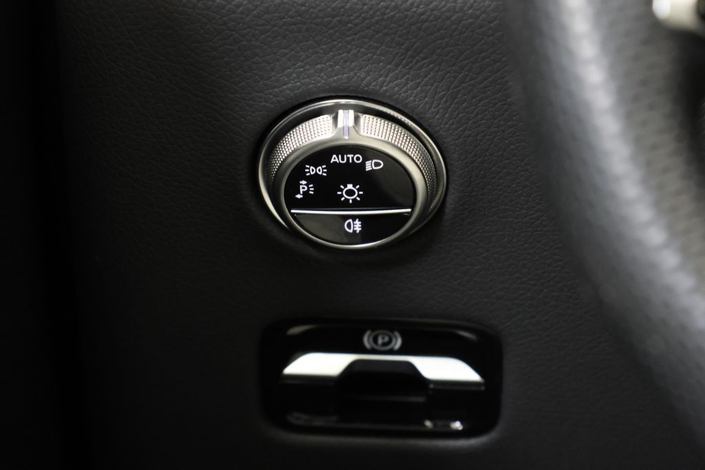 Thumbnail: 2025 Mercedes-Benz GLC - 20