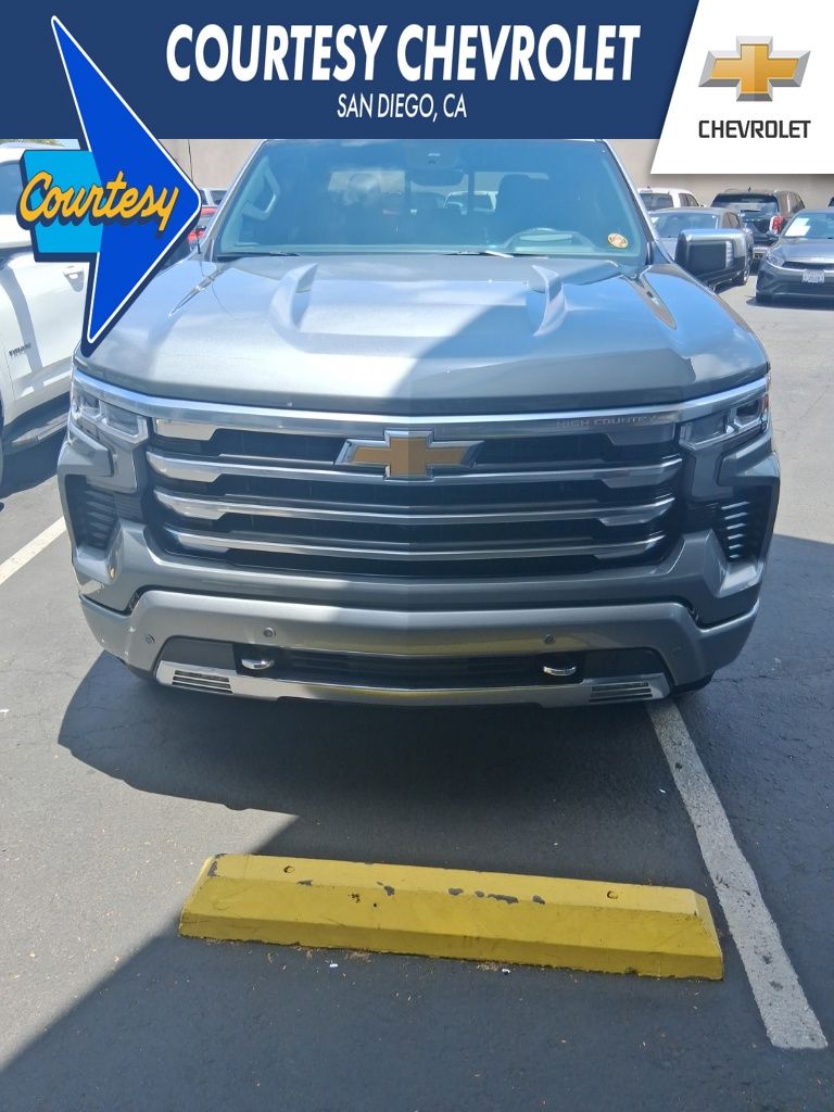 2025 Chevrolet Silverado 1500 High Country Crew Cab 4WD