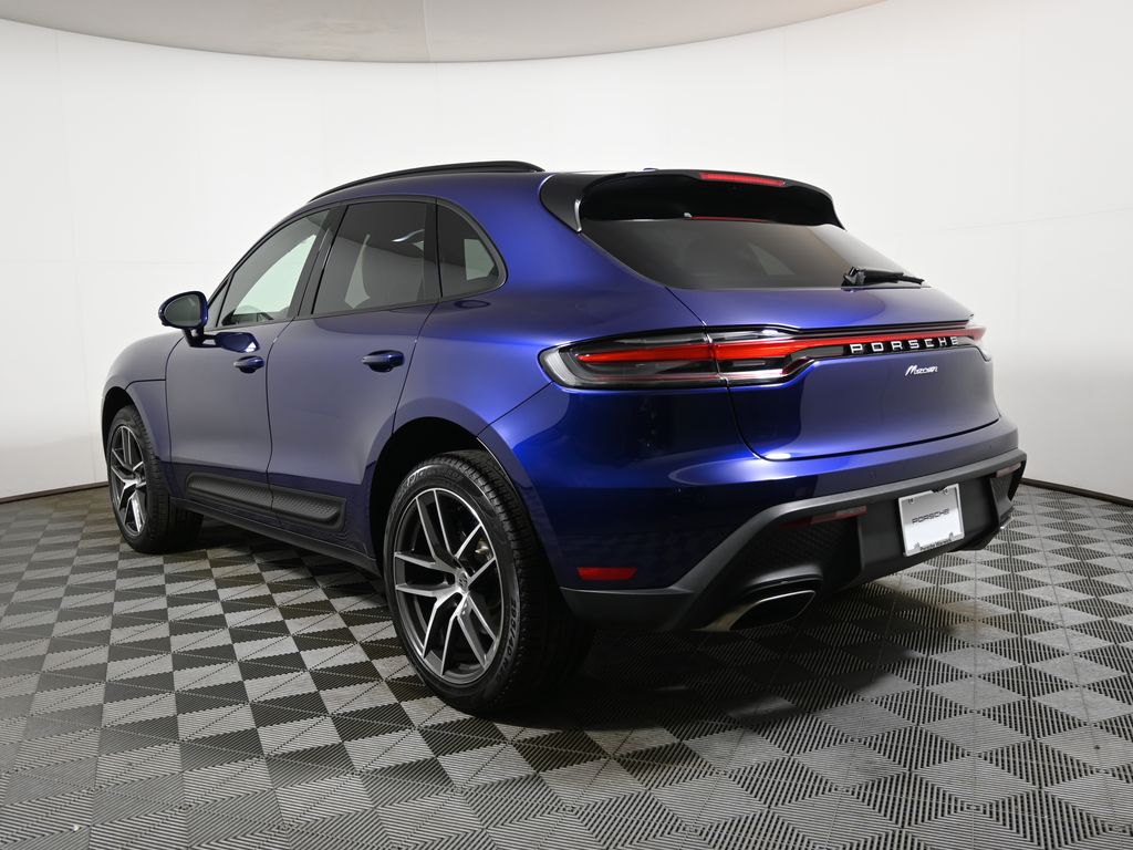 Thumbnail: 2025 Porsche Macan - 3