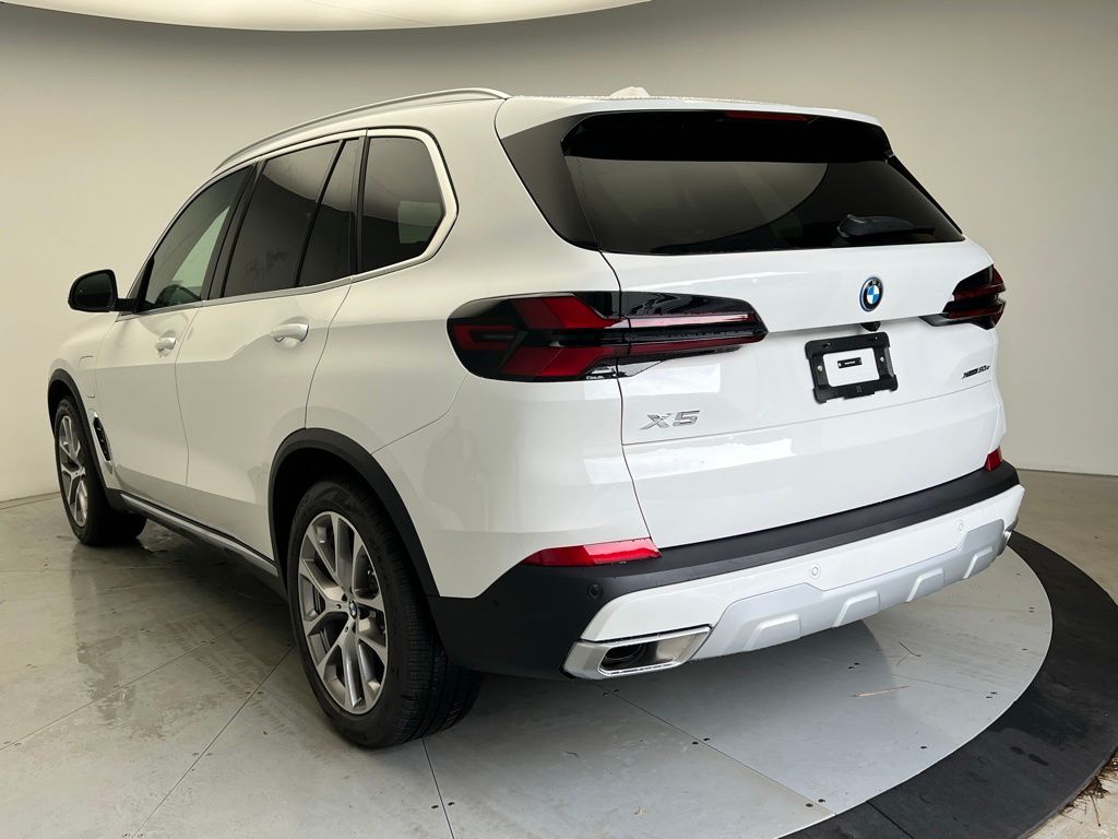 Thumbnail: 2026 BMW X5 - 4