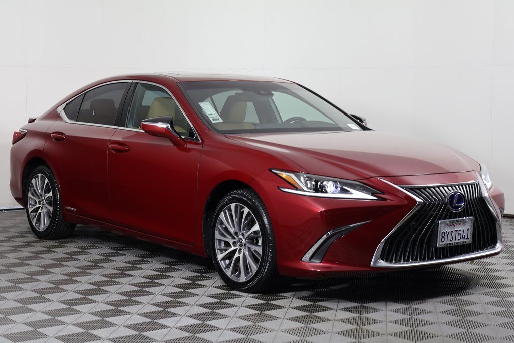 Thumbnail: 2021 Lexus ES - 3