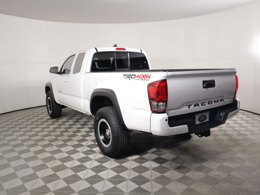 Thumbnail: 2017 Toyota Tacoma - 7