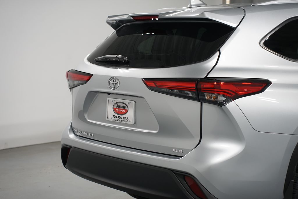 Thumbnail: 2023 Toyota Highlander - 9