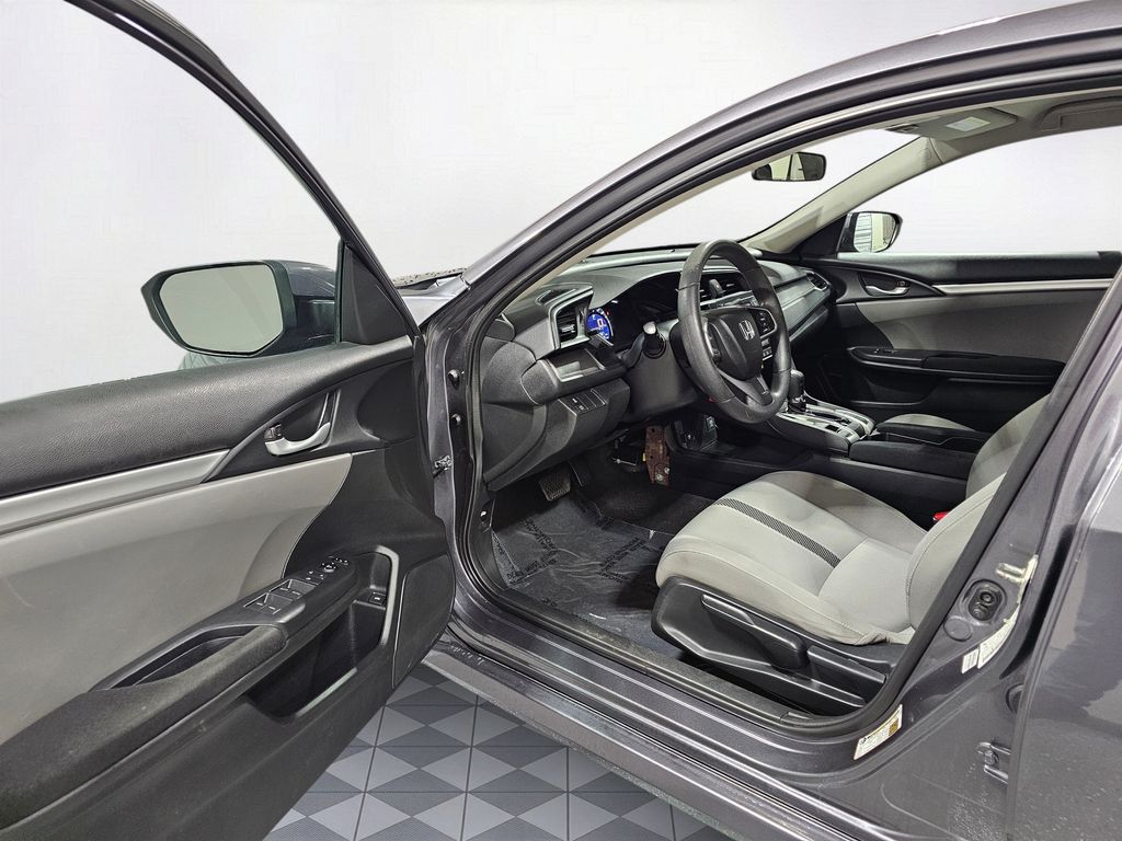 Used 2018  Honda LX image 19