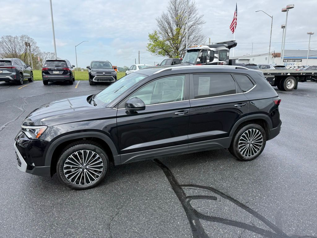 2025 Volkswagen Taos 1.5T SE - 10