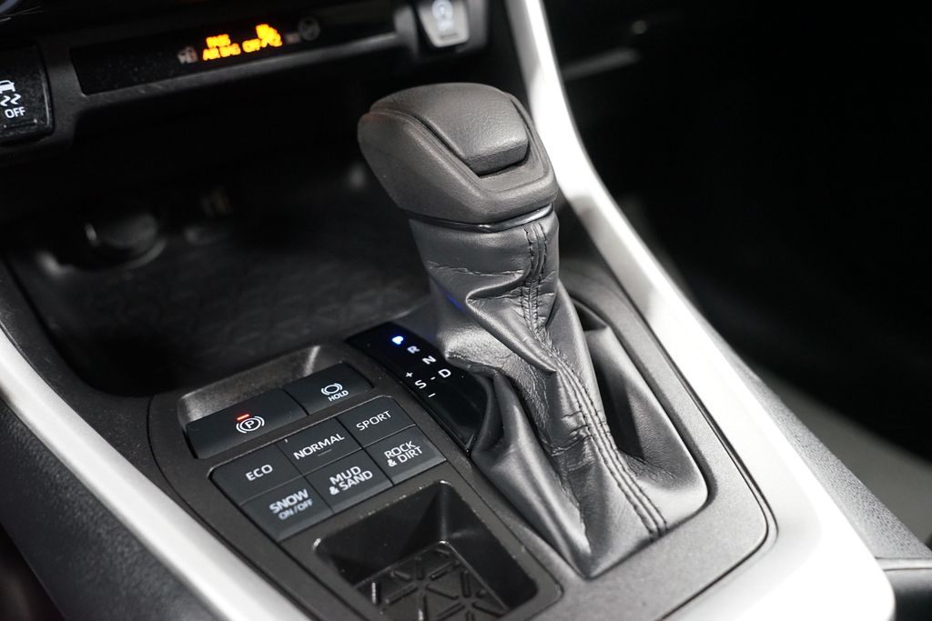 Thumbnail: 2024 Toyota RAV4 - 21