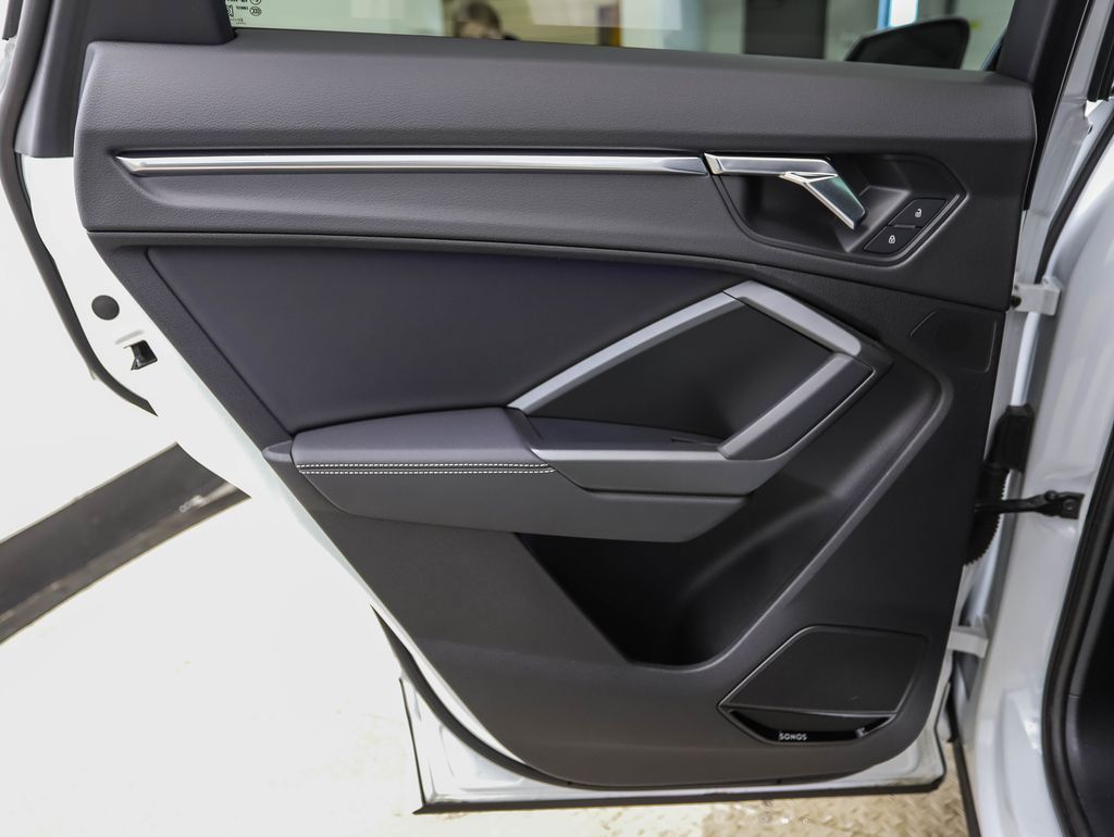 Thumbnail: 2022 Audi Q3 - 20