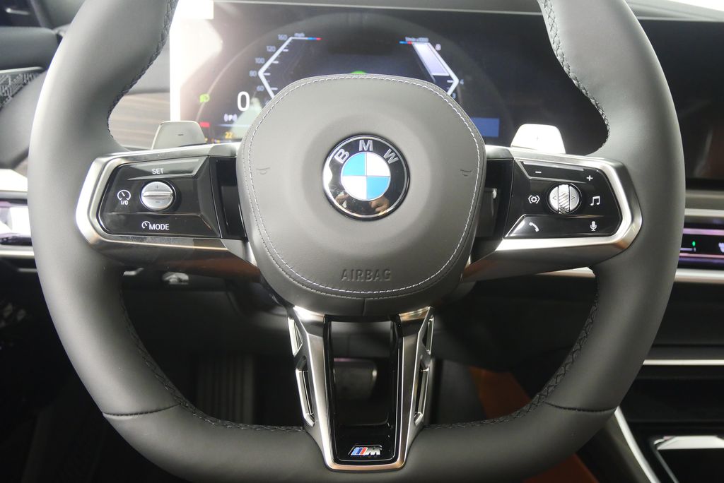 Thumbnail: 2025 BMW 7 Series - 21