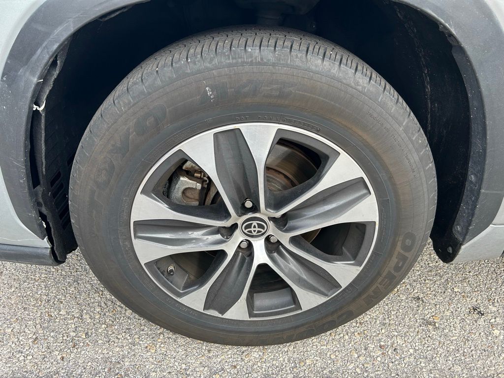 Thumbnail: 2021 Toyota Highlander - 9