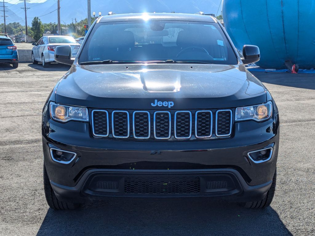 2019 Jeep Grand Cherokee Laredo E 10