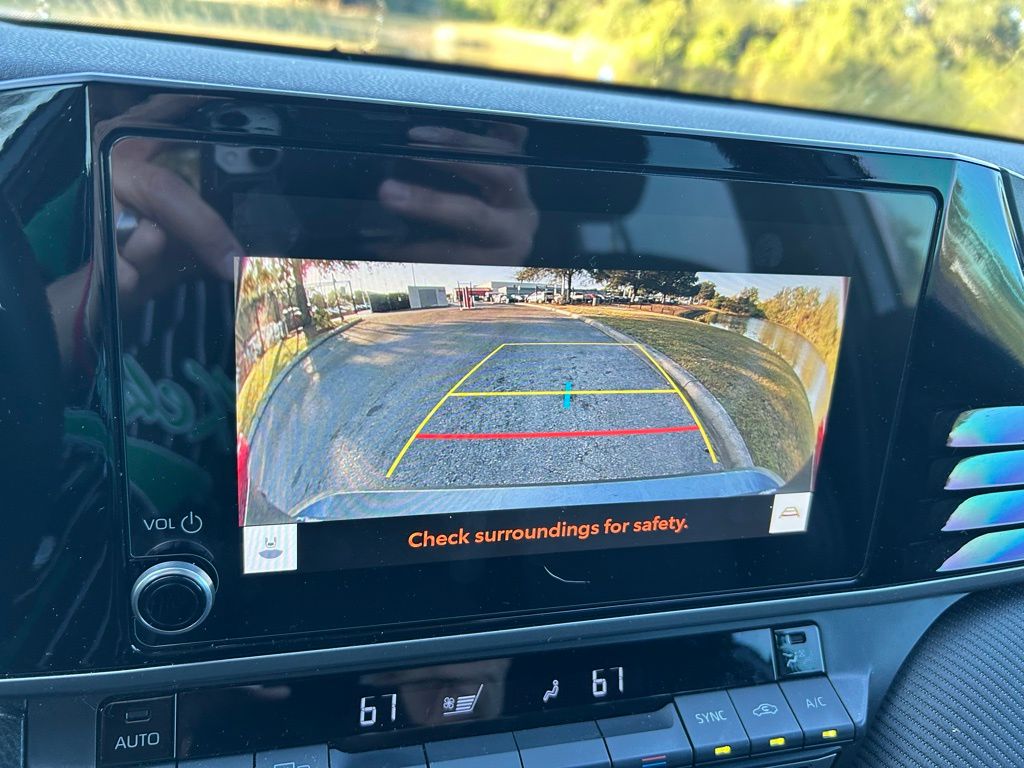 Thumbnail: 2025 Toyota Camry - 25