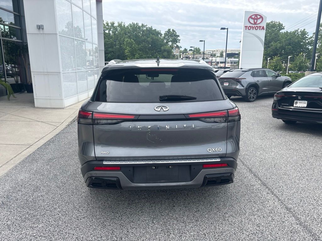 Used 2023 Gray INFINITI LUXE image 6