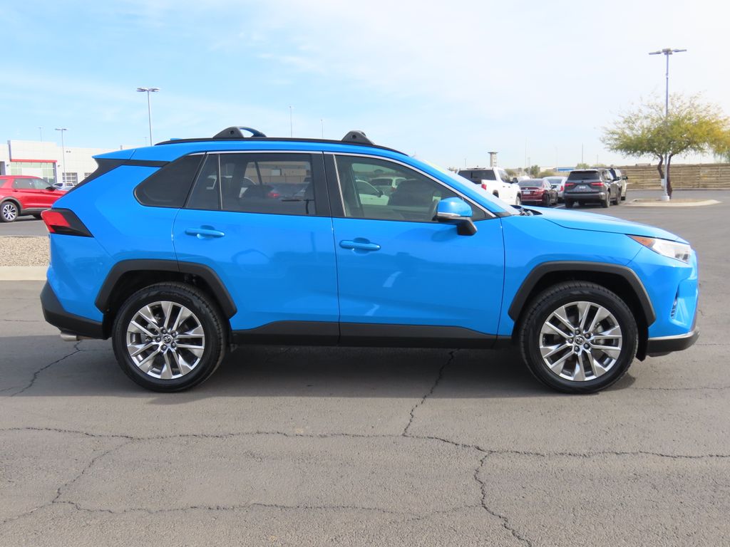 2019 Toyota RAV4 XLE Premium 4