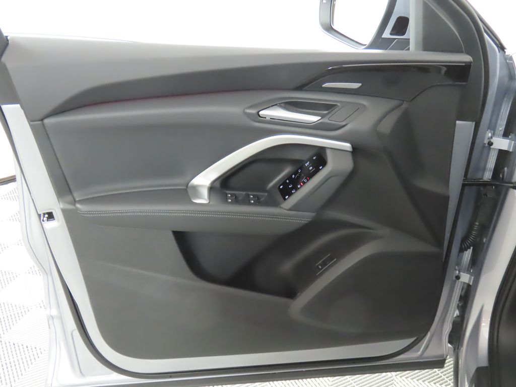 Thumbnail: 2025 Audi Q5 - 27