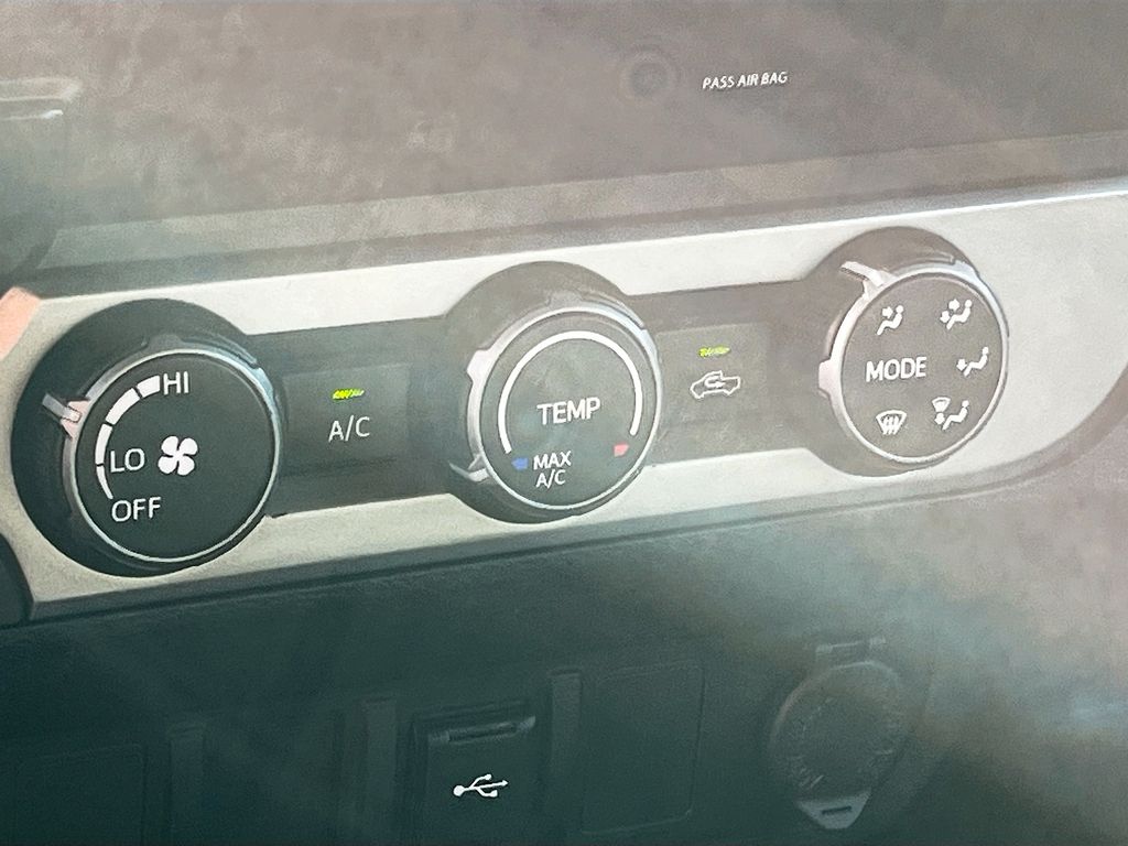 Used 2020 White Toyota SR5 image 16