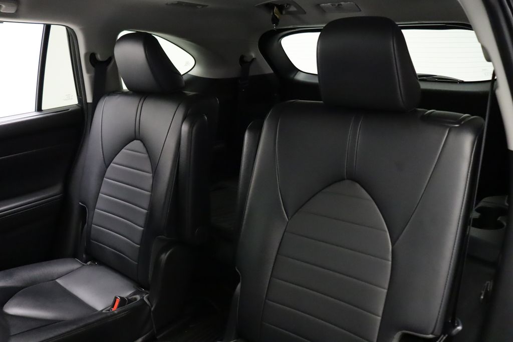 Thumbnail: 2022 Toyota Highlander - 18