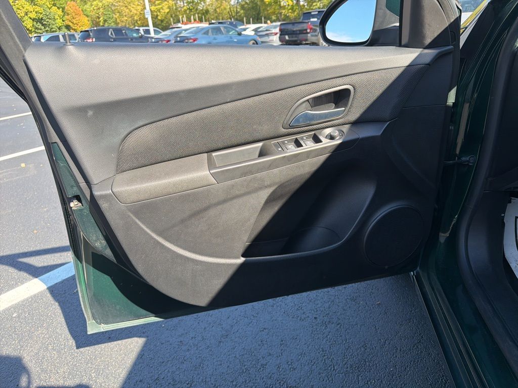 Thumbnail: 2014 Chevrolet Cruze - 18