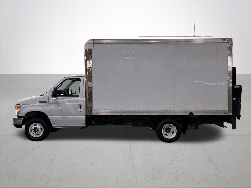 2016 Ford E-450SD Base