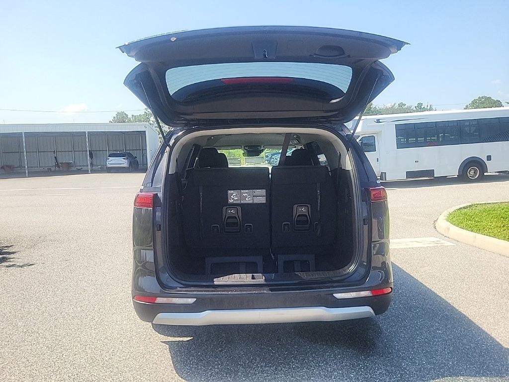 2022 Black Kia Carnival LX FWD Van