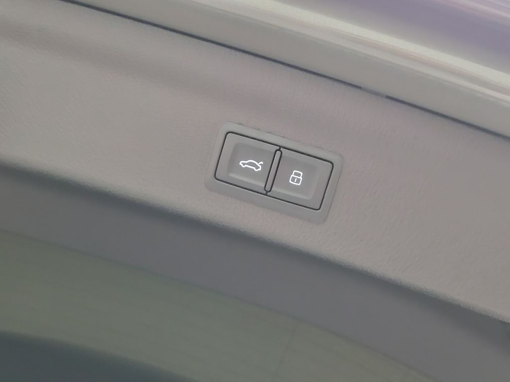 Thumbnail: 2023 Audi Q3 - 11