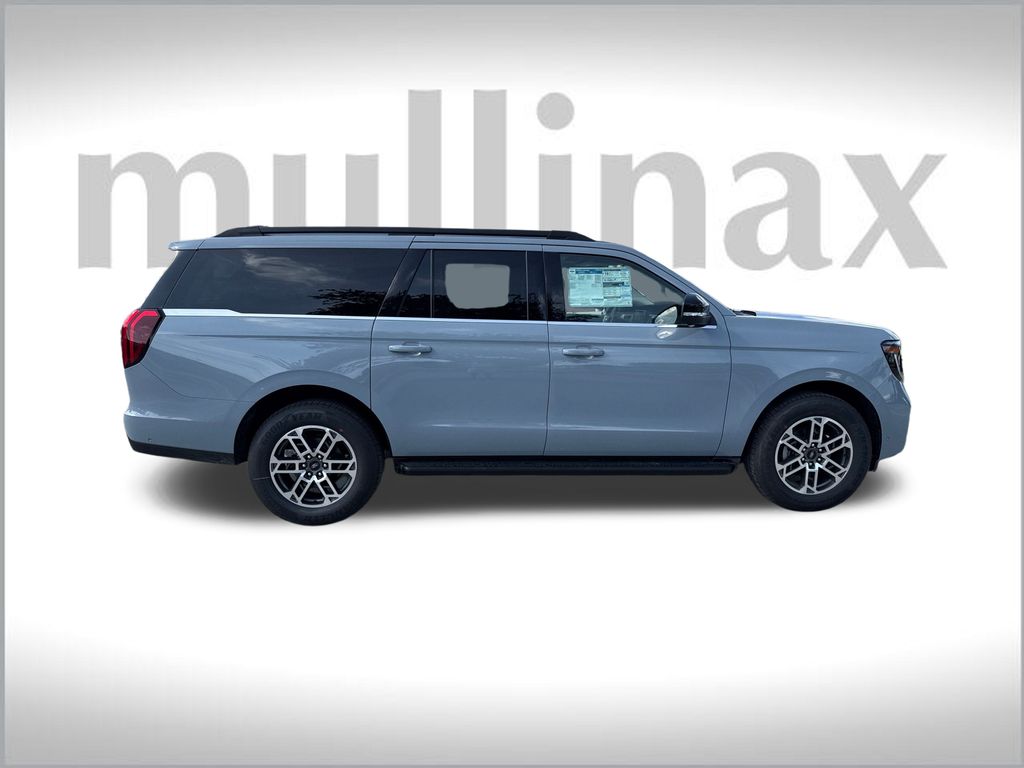 2025 Ford Expedition MAX photo 13